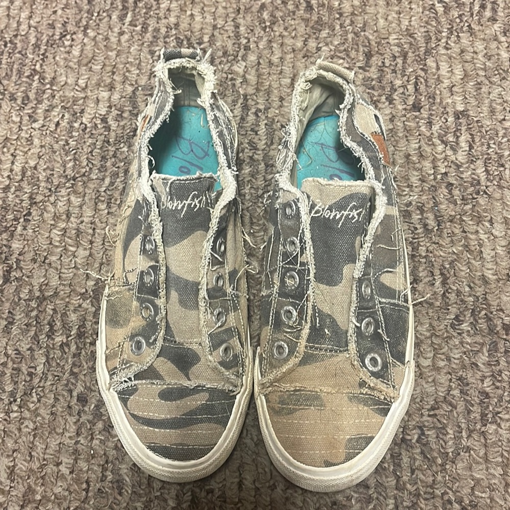 Frayed style shoes